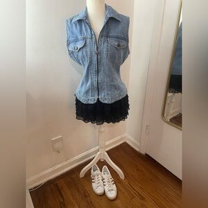 Vintage Sleeveless Light Blue Denim Zip-Front Vest